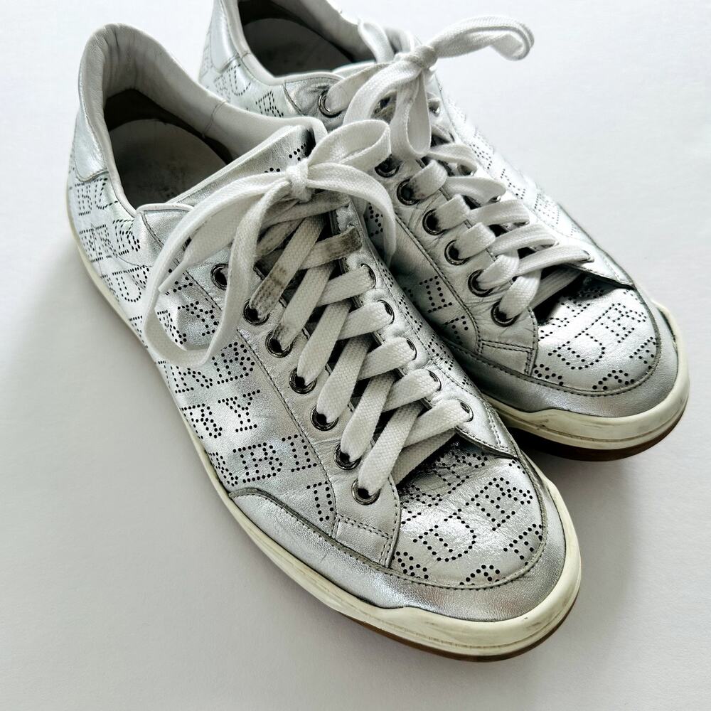 Burberry Silver Sneaker Size 40 Fashion Trainer Perforated Logo Rubber Soles